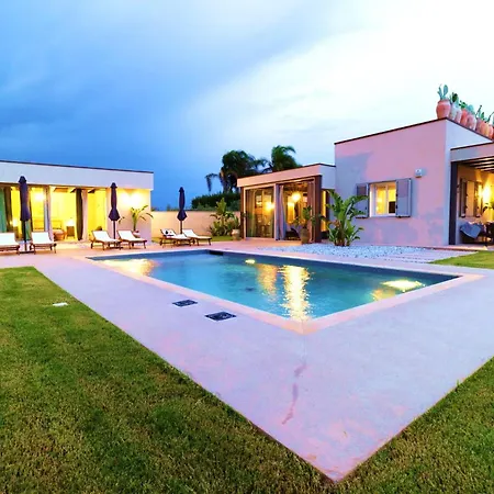 Olive Champagne Con Piscina Privata