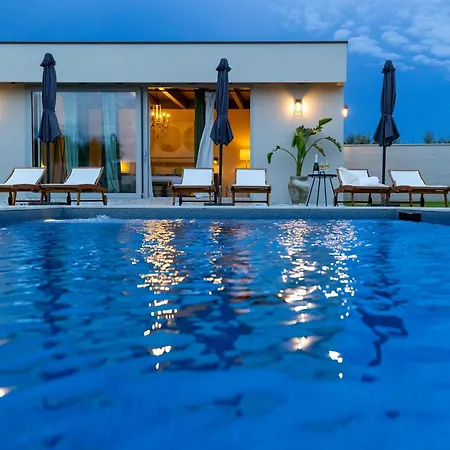 Olive Champagne Con Piscina Privata Villa Santa Maria Del Focallo