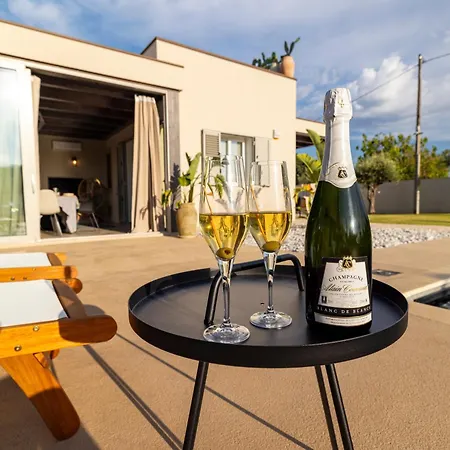 Olive Champagne Con Piscina Privata * Santa Maria Del Focallo