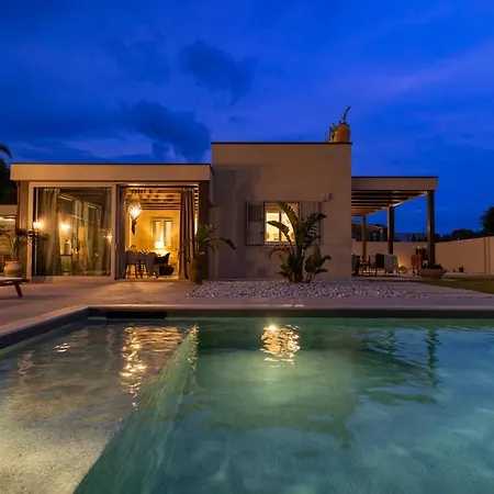 Olive Champagne Con Piscina Privata Villa Santa Maria Del Focallo