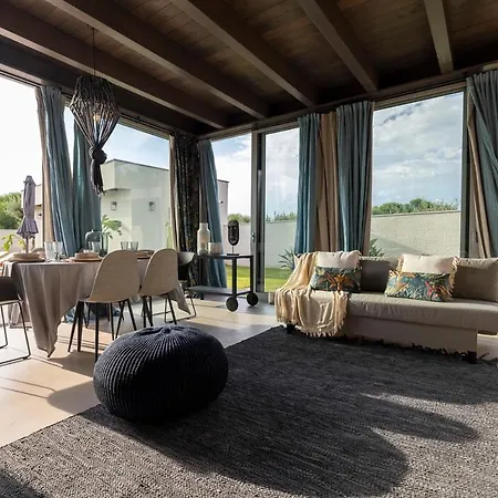 Olive Champagne Con Piscina Privata