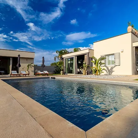 Olive Champagne Con Piscina Privata Villa