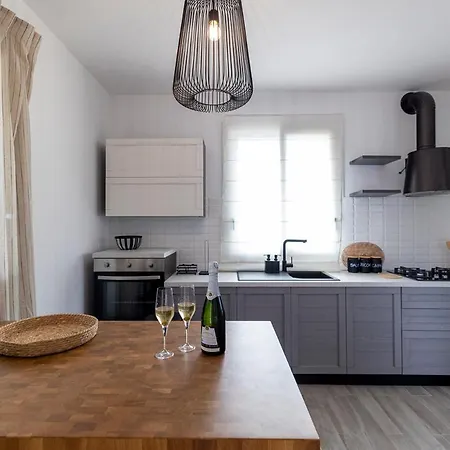 Olive Champagne Con Piscina Privata