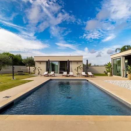 Olive Champagne Con Piscina Privata Villa